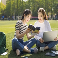 國萬校園招生繳費系統從繳費者的角度分為兩類，分別為校內用戶與校外用戶，校內用戶通過統一身份認證登錄到系統中，選擇校方提供的繳費項目，選擇自己的支付方式即可完成整個繳費過程。校外用戶可以通過兩種方式登陸：注冊與支付碼登陸，或通過招生老師分享付款二維碼方式登陸后可以完成繳費過程。